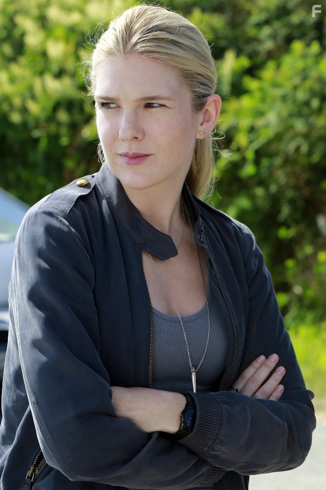 Lily Rabe in Шёпот (2015)