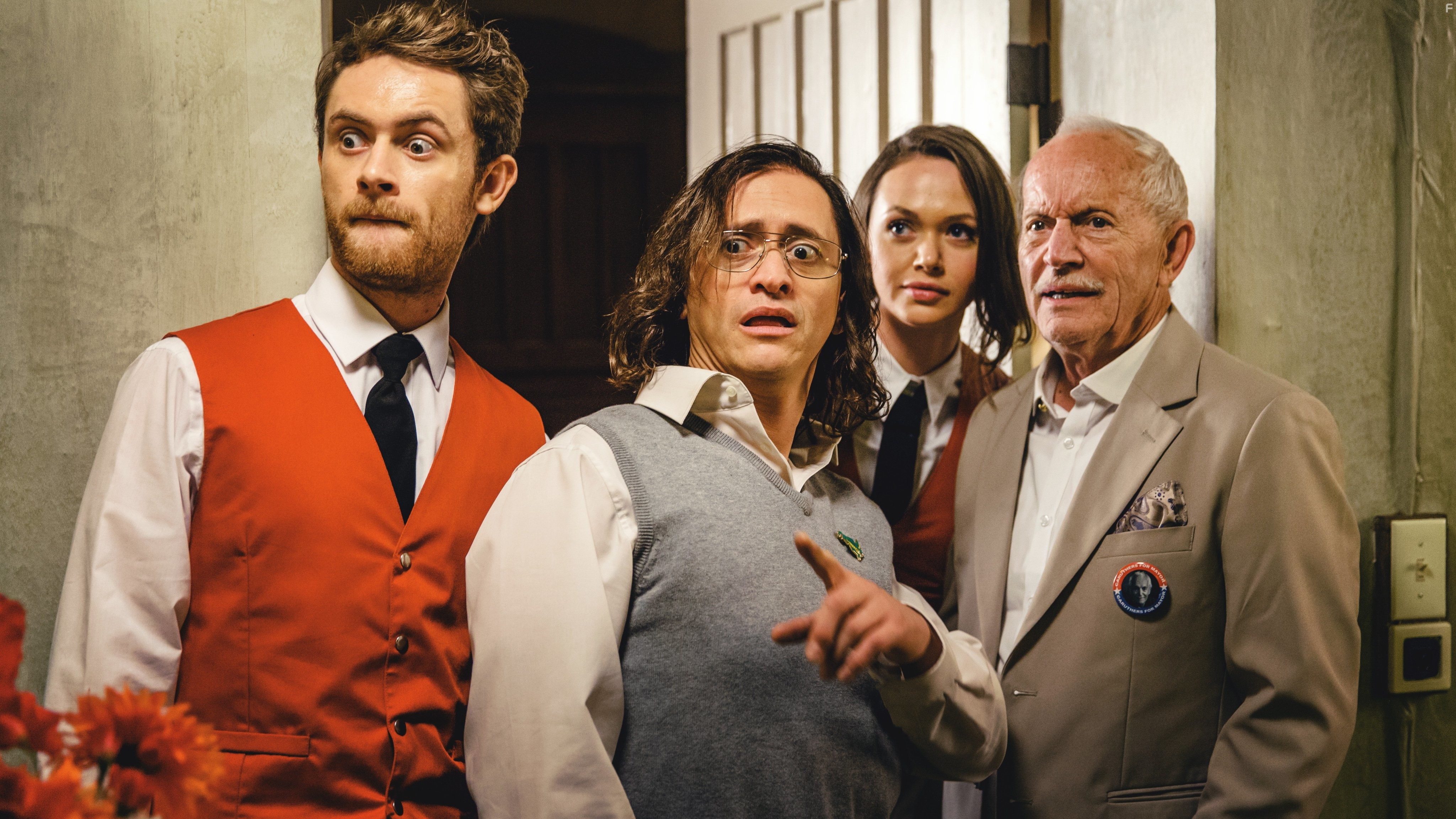 Paul (Matt O`Leary), SIDNEY (Clifton Collins jr.), JULIA (Jessica Cook) and MAYOR CARUTHERS (Lance Henriksen) discover the wasp infestion.