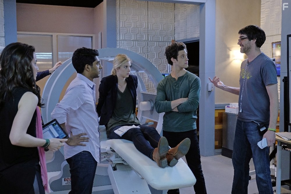 Allison Scagliotti, Ritesh Rajan, Kyle Harris, and Emma Ishta in Сшиватели (2015)
