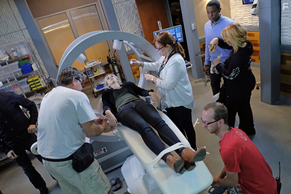 Emma Ishta in Сшиватели (2015)