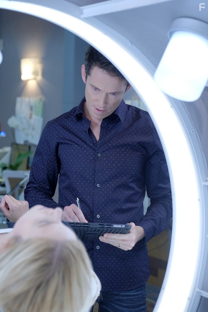 Simon Quarterman in Сшиватели (2015)