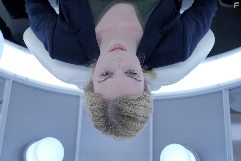 Emma Ishta in Сшиватели (2015)