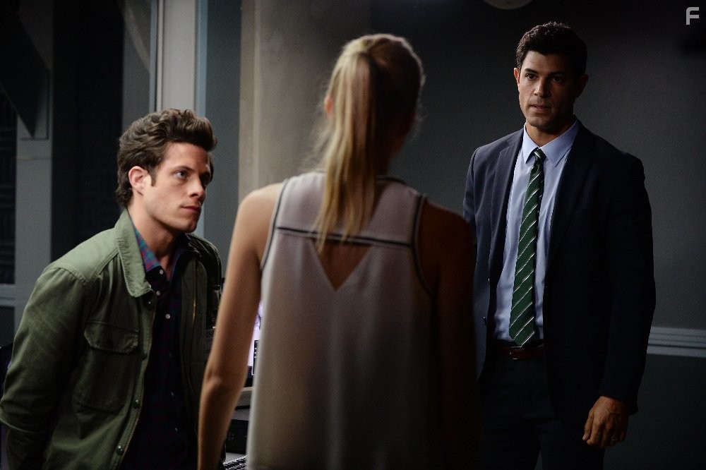 Damon Dayoub and Kyle Harris in Сшиватели (2015)