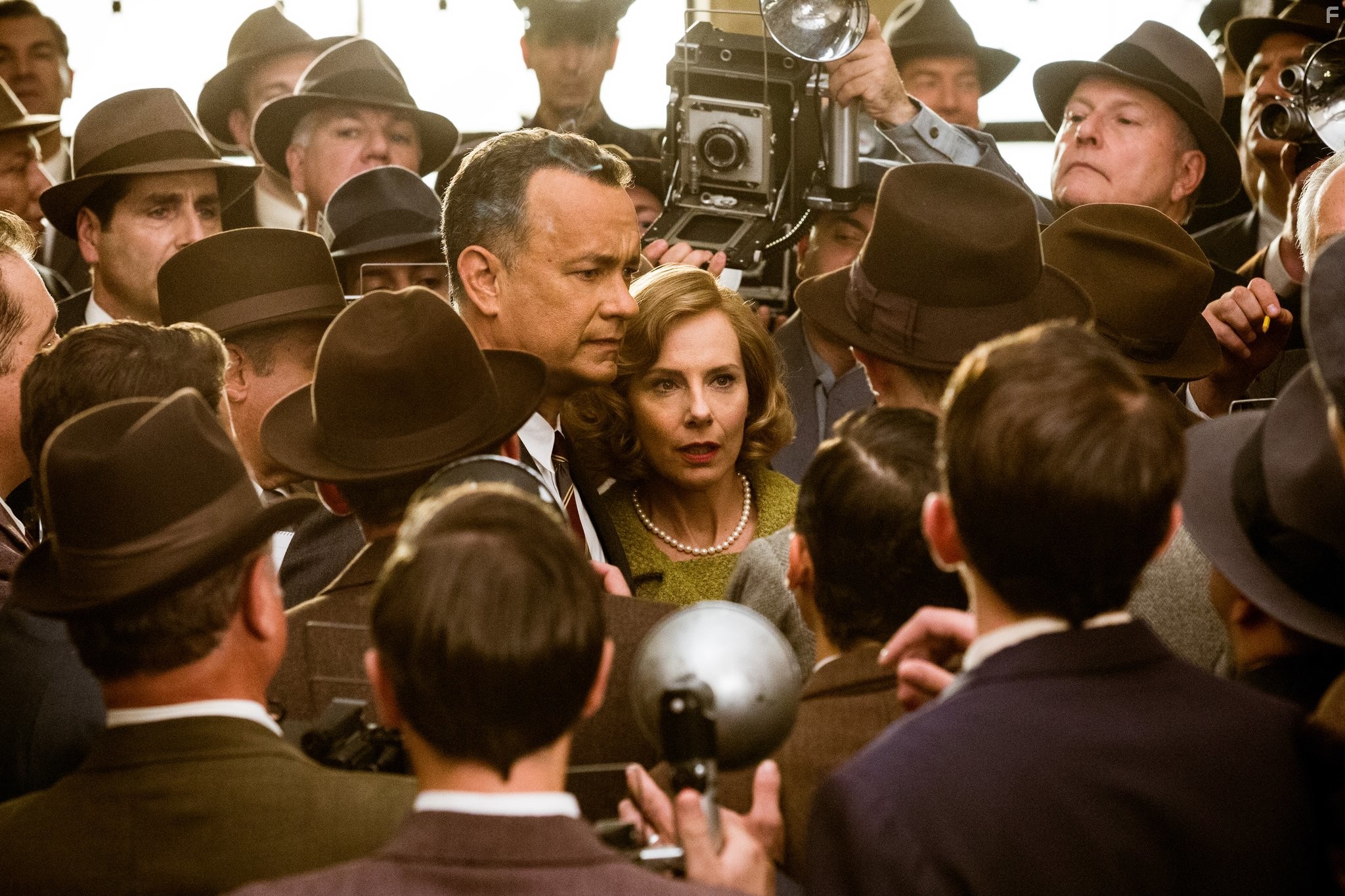 Tom Hanks and Amy Ryan in Шпионский мост (2015)