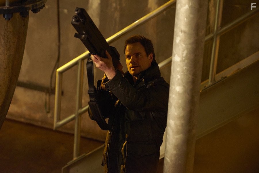 Anthony Lemke in Тёмные дела (2015)