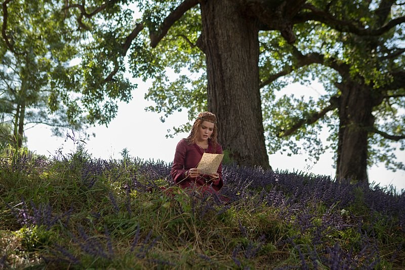 Rebecca Breeds in Древние (2013)