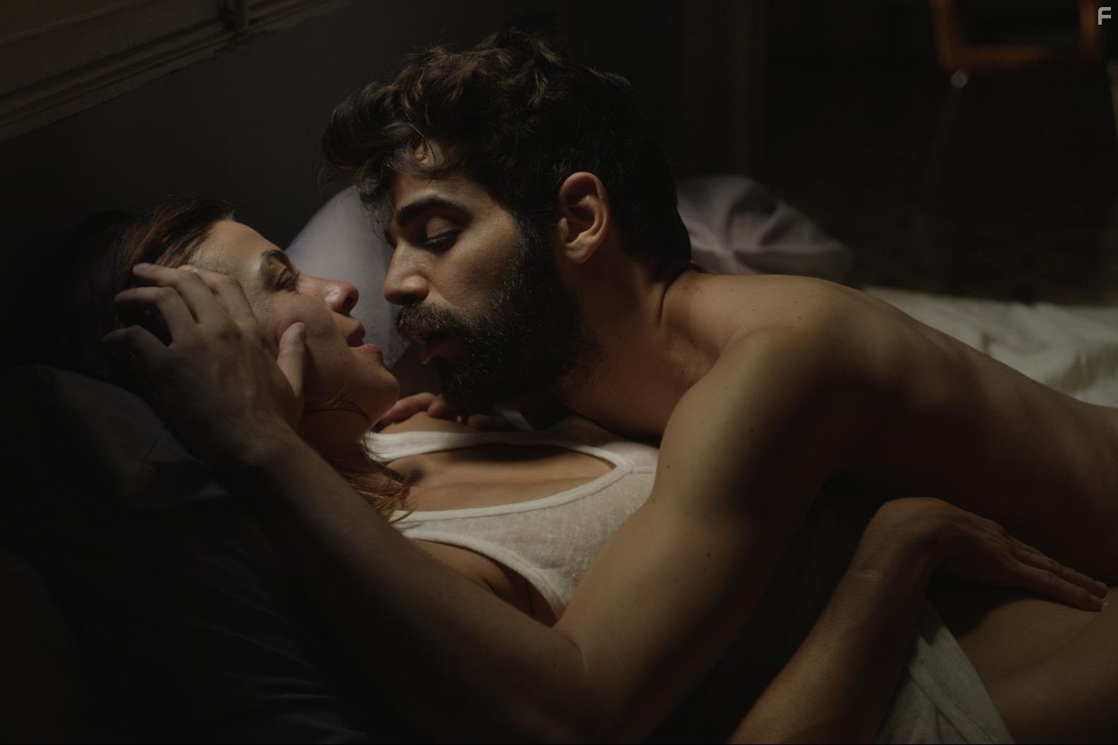 Natalia Tena and David Verdaguer in 10 000 км: Любовь на расстоянии (2014)