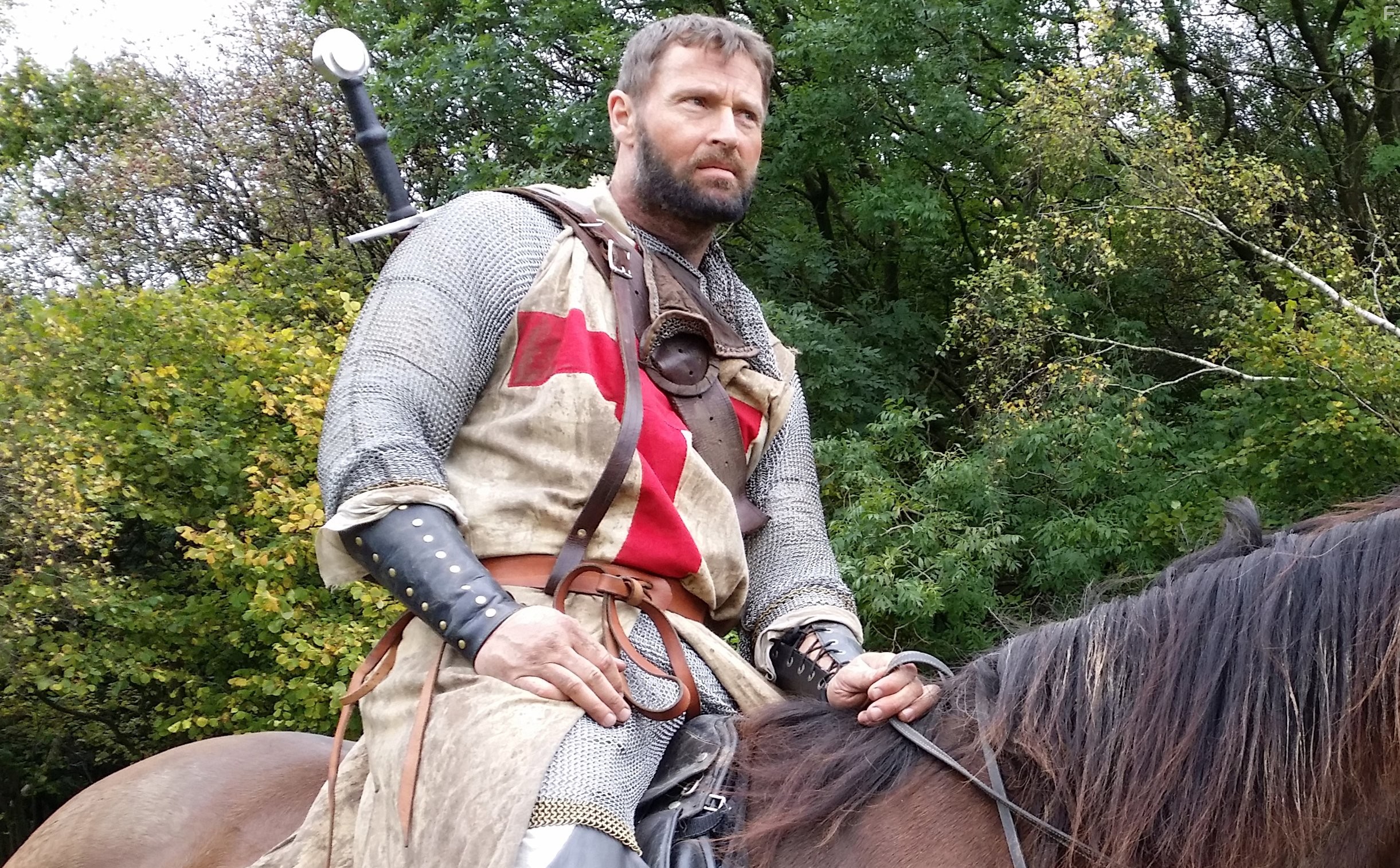 Adrian Bouchet in Хищник: Тёмные века (2015)