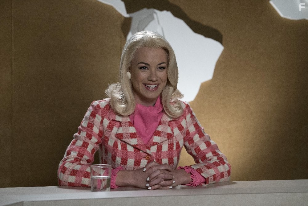 Yvonne Strahovski in Клуб жен астронавтов (2015)