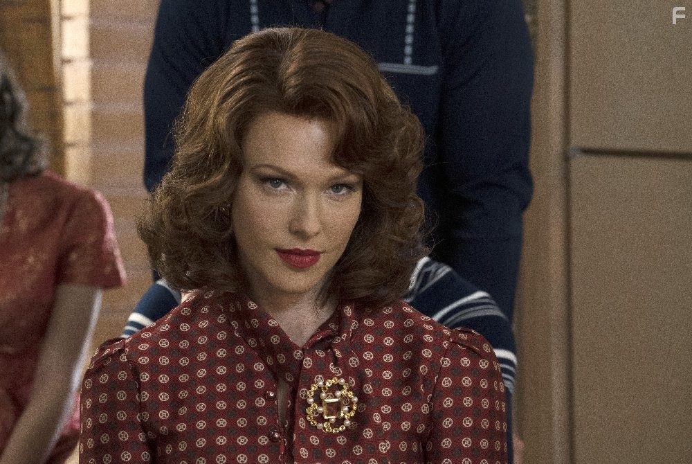 Erin Cummings in Клуб жен астронавтов (2015)