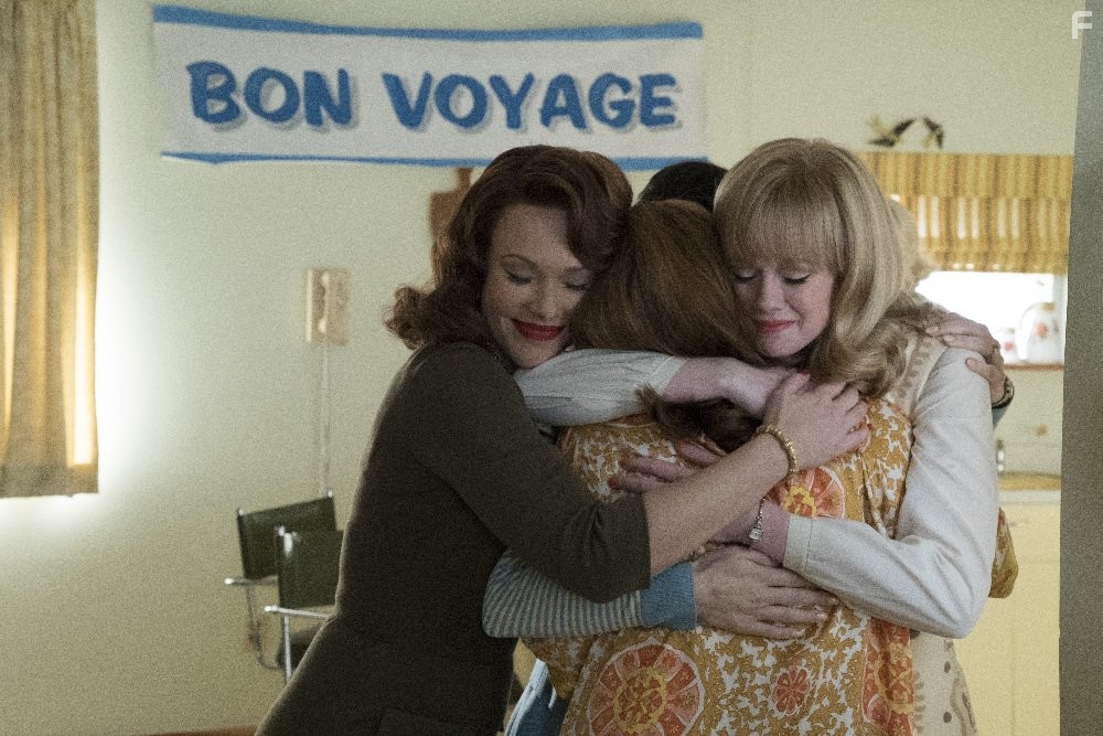 JoAnna Garcia Swisher, Erin Cummings, and Zoe Boyle in Клуб жен астронавтов (2015)