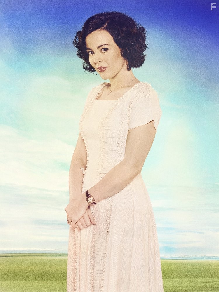 Azure Parsons in Клуб жен астронавтов (2015)