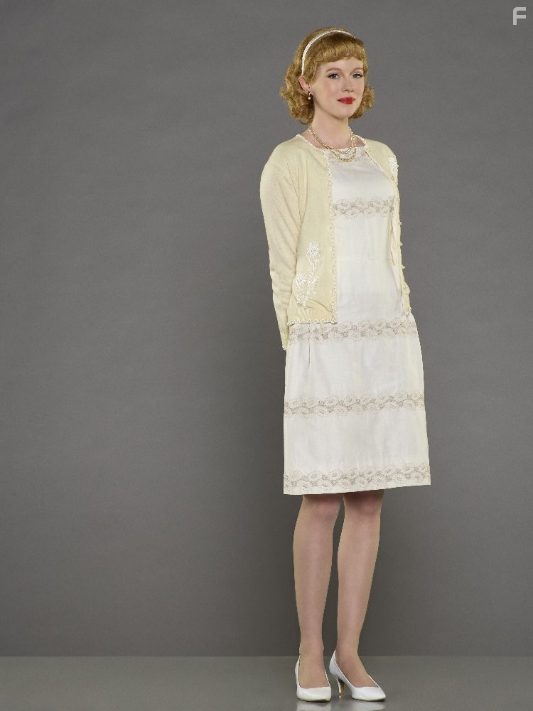 Zoe Boyle in Клуб жен астронавтов (2015)