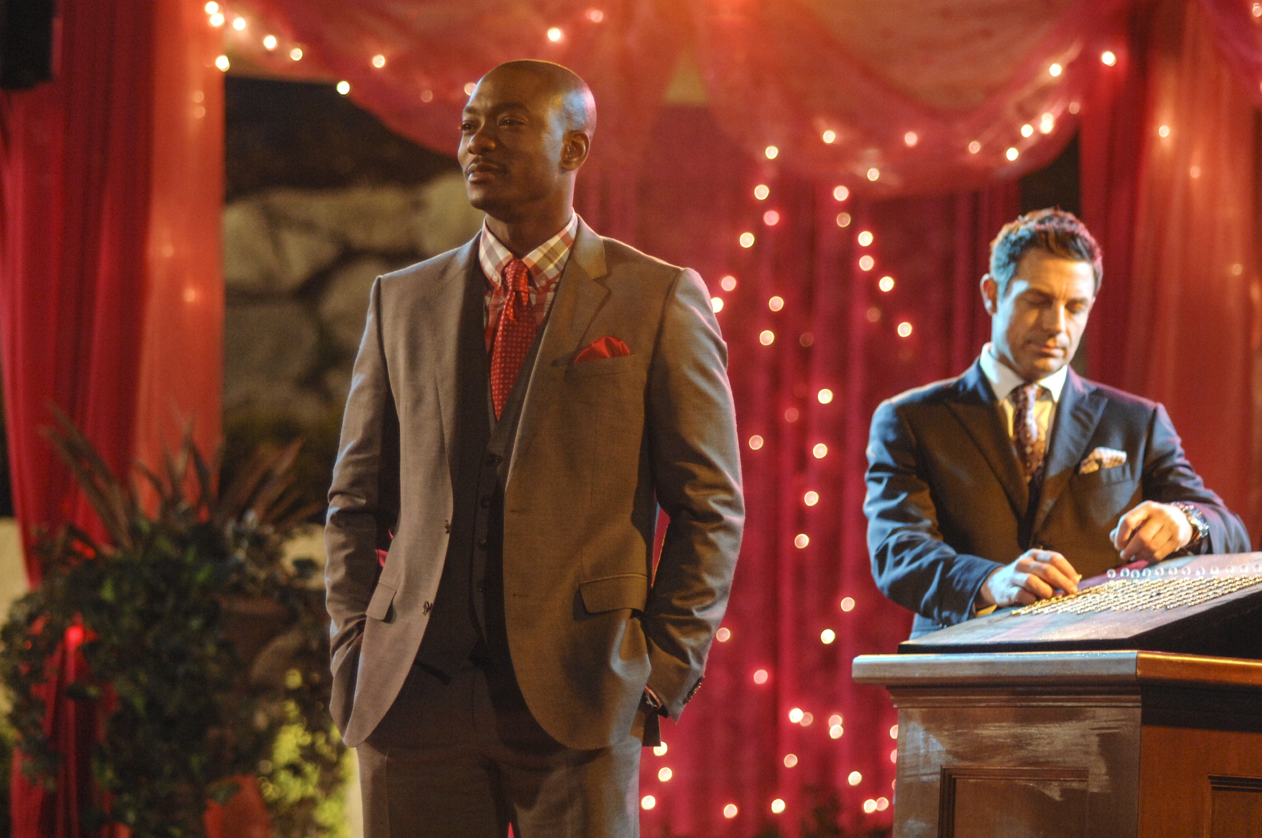 Brennan Elliott and B.J. Britt in Нереально (2015)