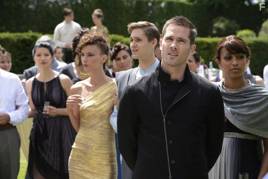 Luke Macfarlane and  in Киллджойс (2015)