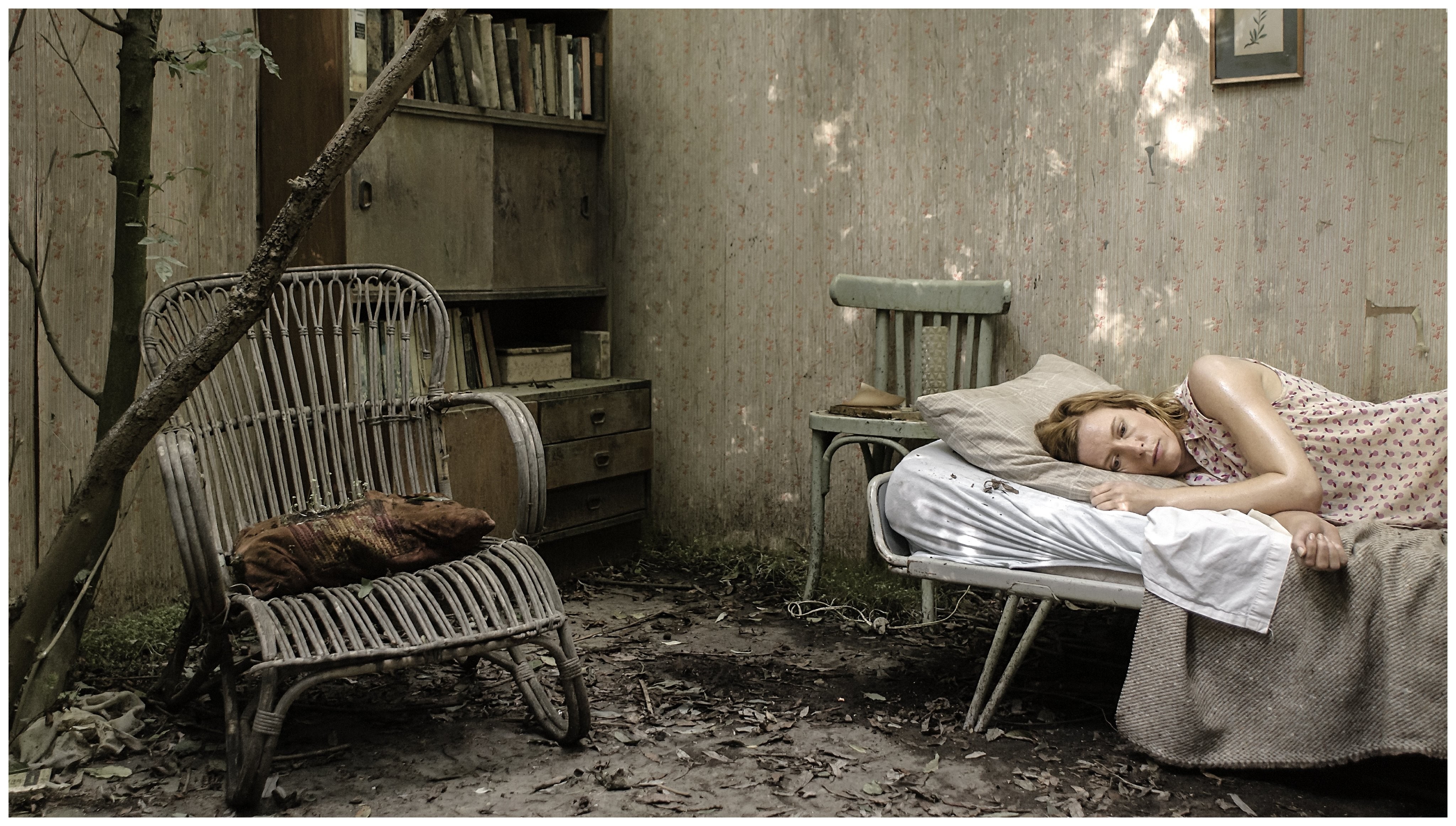 Maria Kraakman in Schneider vs. Bax (2015)