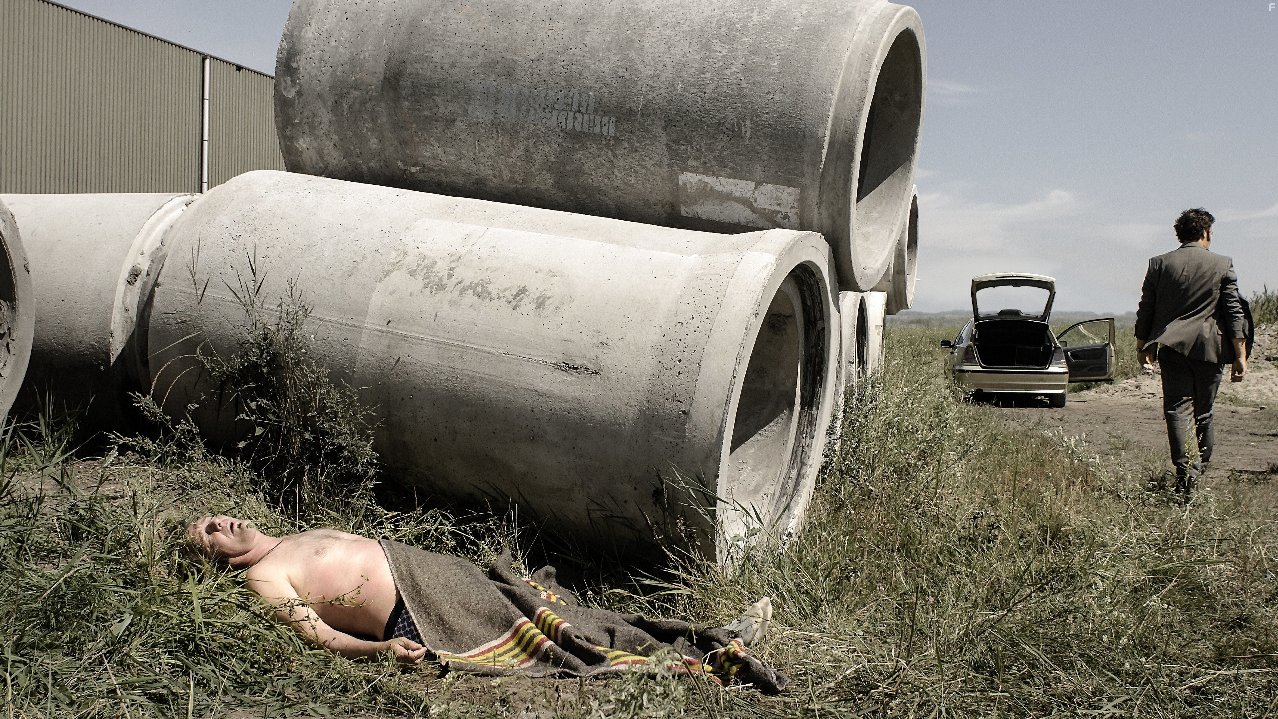 Pierre Bokma and Tom Dewispelaere in Schneider vs. Bax (2015)