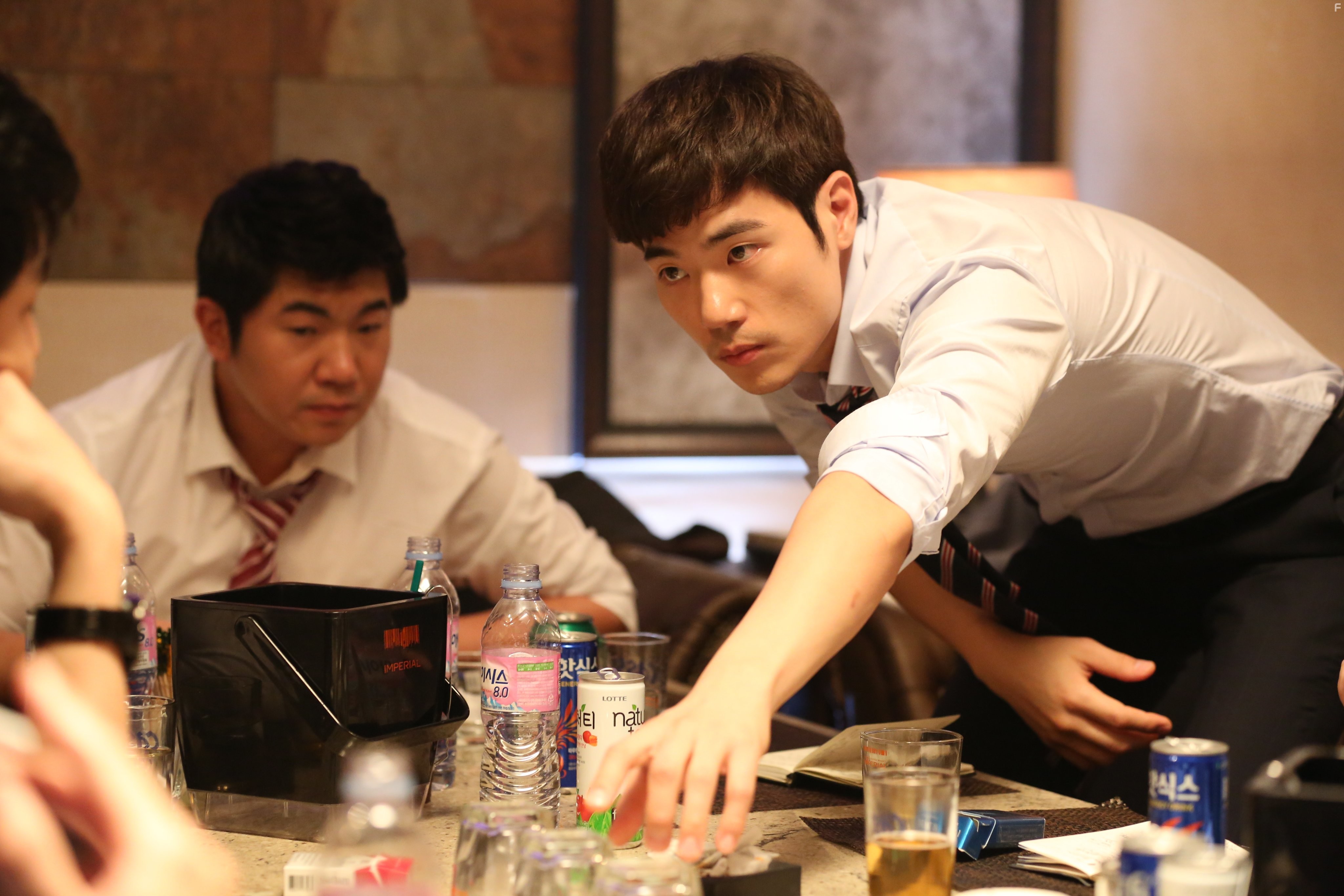 Kang-woo Kim in Jji-ra-si: Wi-heom-han So-moon (2014)