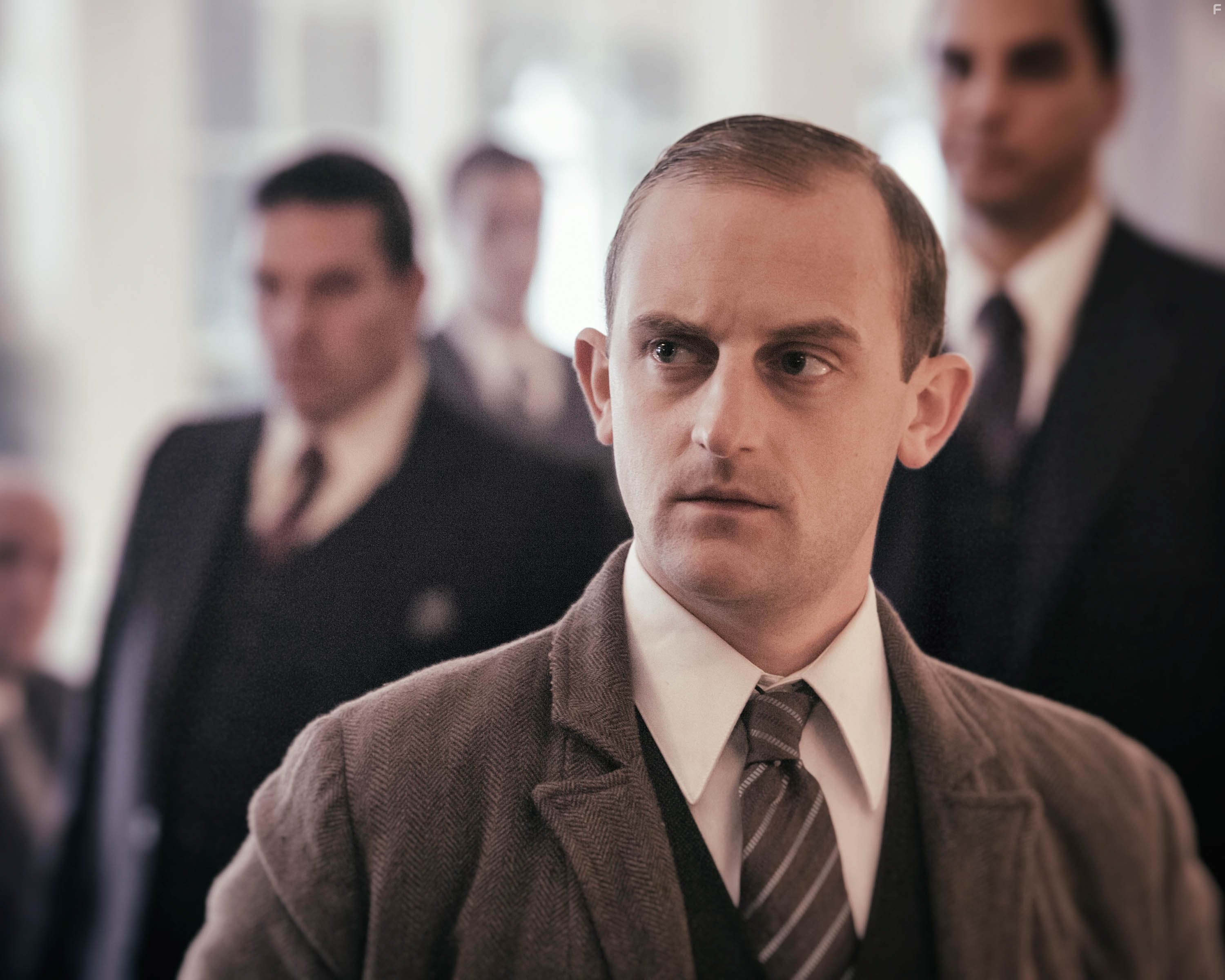 Ian Bell in The Making of the Mob: New York (2015)