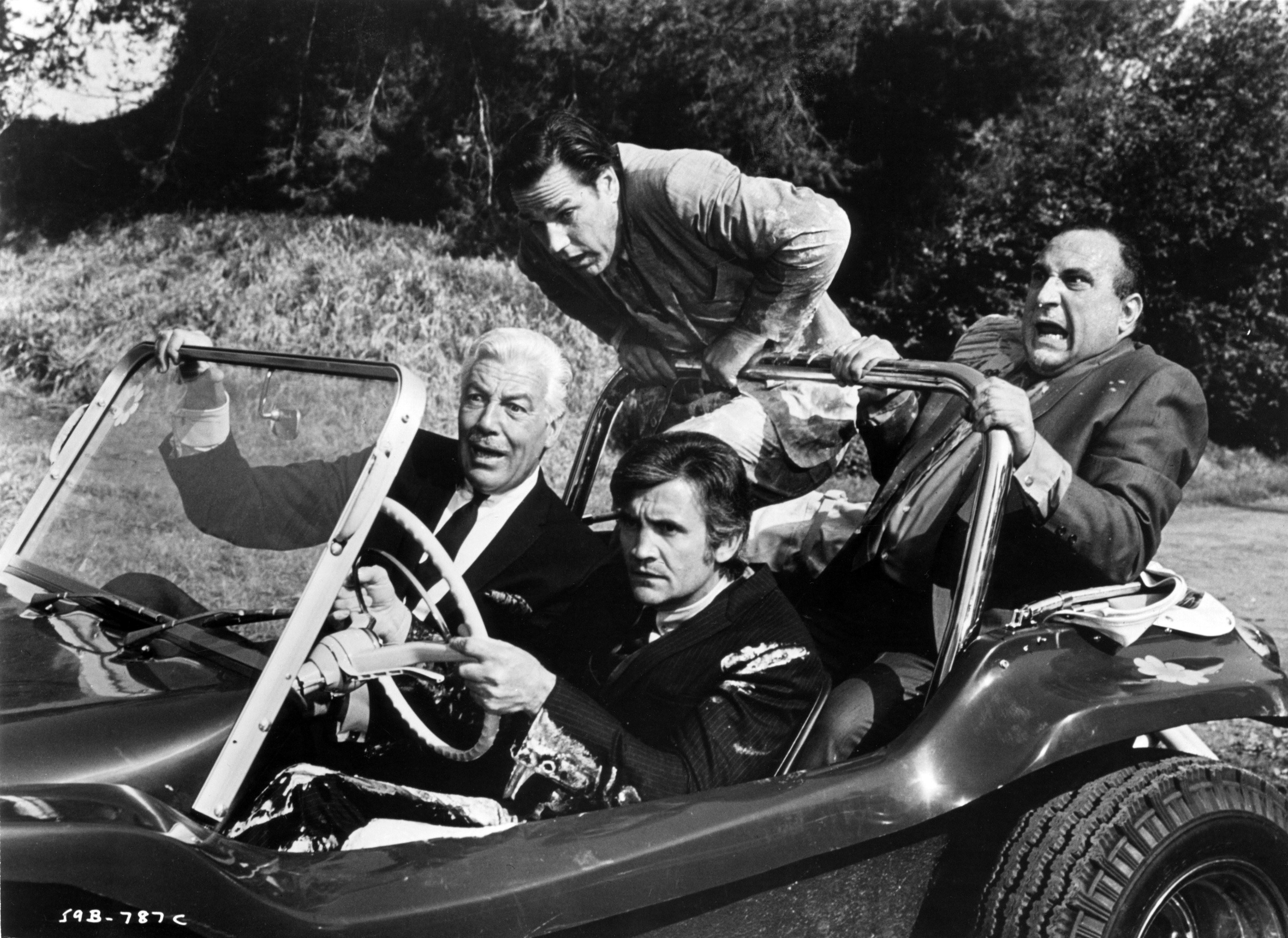 Cesar Romero in Компьютер в кроссовках (1969)