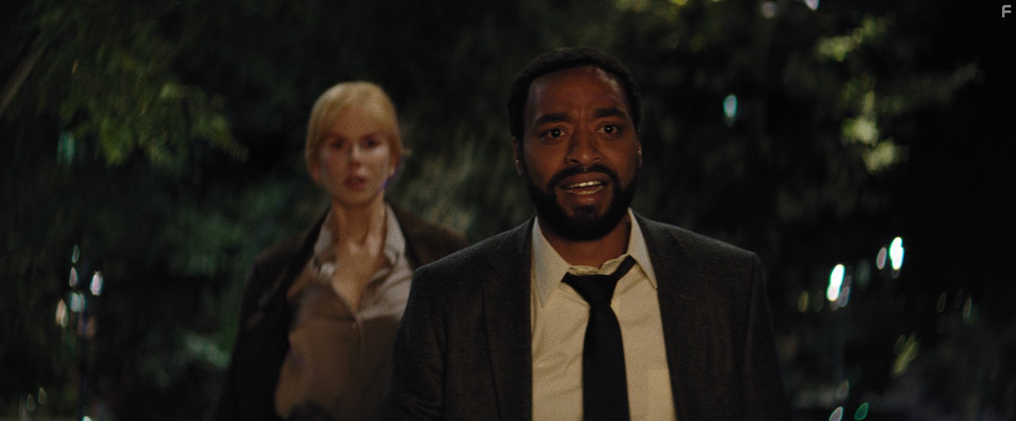 Nicole Kidman and Chiwetel Ejiofor in Тайна в их глазах (2015)