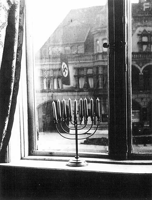 Photo from the documentary - source BPK